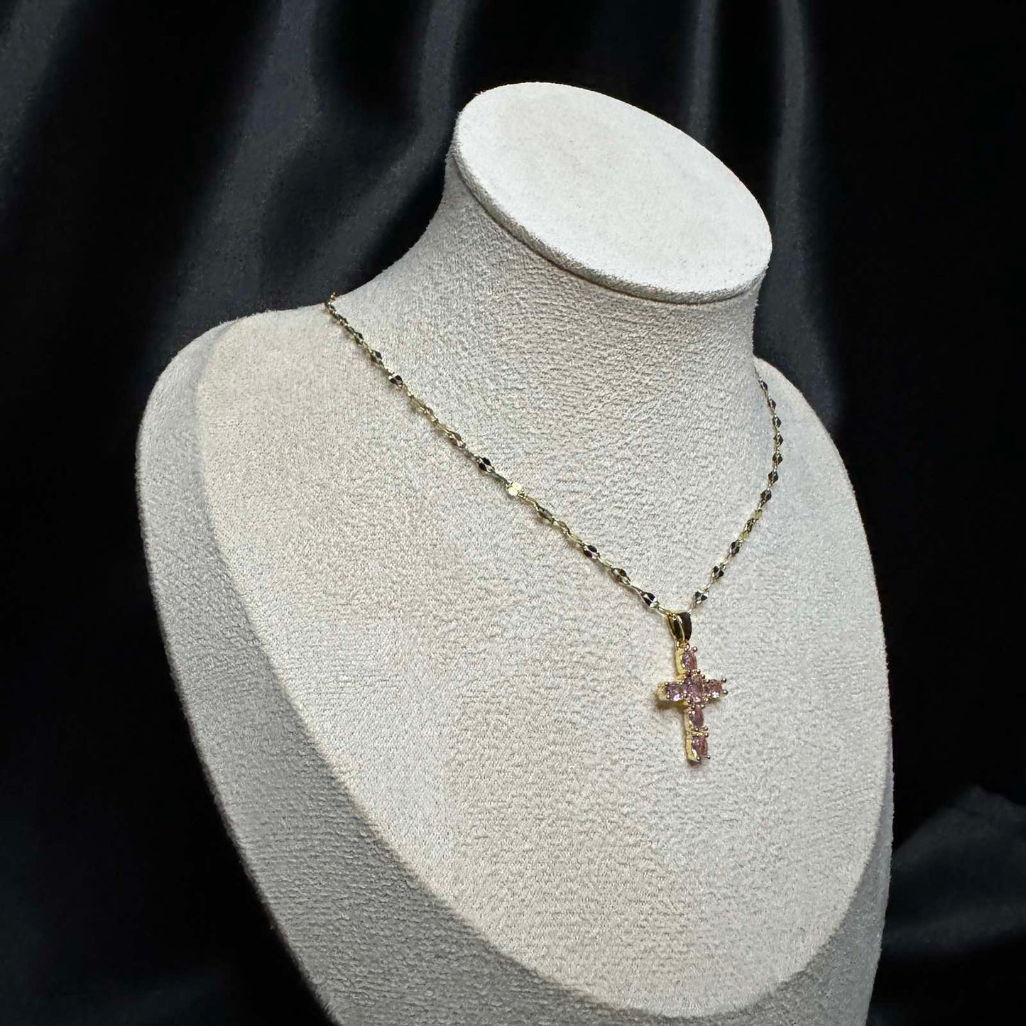 Колие Pink Cross